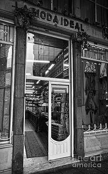 RicardMN Photography - La Moda Ideal fabrics store BW RicardMN Photography - La Moda Ideal fabrics store BW