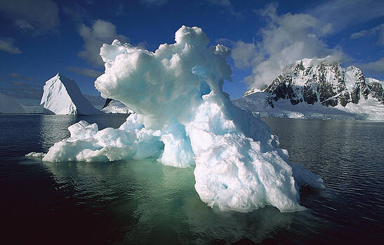 Colin Monteath - Melting Iceberg Lemaire Channel Colin Monteath - Melting Iceberg Lemaire Channel