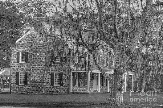 Dale Powell - Old Southern Plantation Home Dale Powell - Old Southern Plantation Home