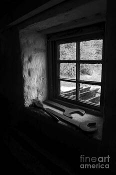 RicardMN Photography - Old tools on the little window RicardMN Photography - Old tools on the little window