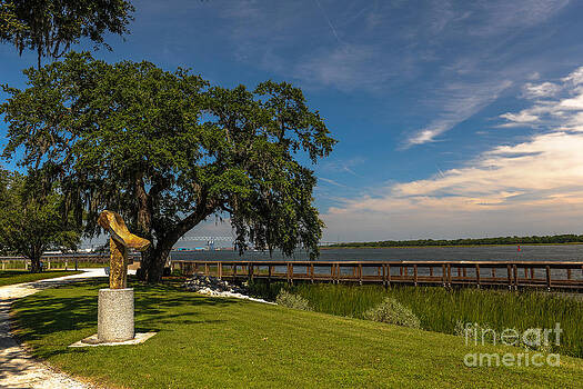 Dale Powell - Riverfront Statue Dale Powell - Riverfront Statue