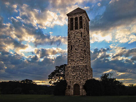 Lara Ellis - The Luray Singing Tower Lara Ellis - The Luray Singing Tower