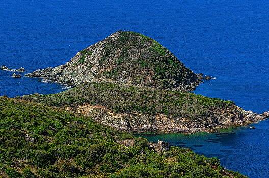 Enrico Pelos - ELBA ISLAND - Three islands with the ancient ruins - ph Enrico Pelos Enrico Pelos - ELBA ISLAND - Three islands with the ancient ruins - ph Enrico Pelos