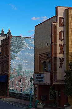 ED GLEICHMAN - Roxy Theater and Mural ED GLEICHMAN - Roxy Theater and Mural