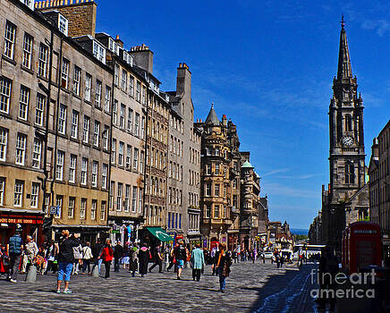 Pravine Chester - The Royal Mile in Edinburgh Pravine Chester - The Royal Mile in Edinburgh