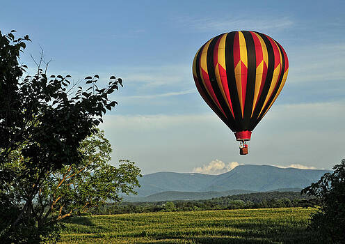 Lara Ellis - Up Up And Away Blueridge 2 Lara Ellis - Up Up And Away Blueridge 2
