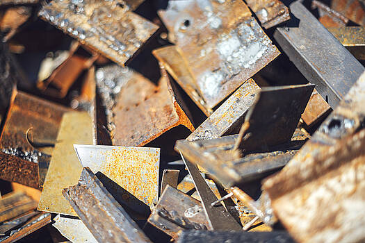 Eduardo Huelin - Closeup pile of scrap metal junk garbage Eduardo Huelin - Closeup pile of scrap metal junk garbage