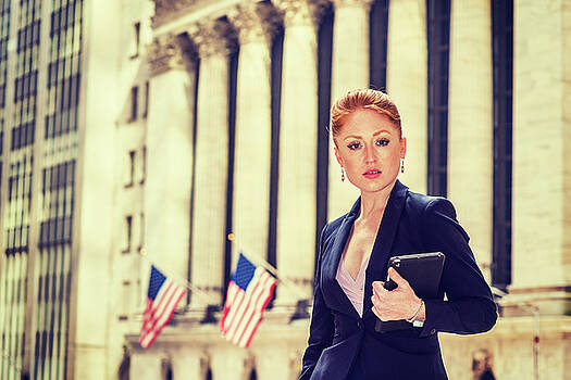 Alexander Image - Young businesswoman working in New York Alexander Image - Young businesswoman working in New York