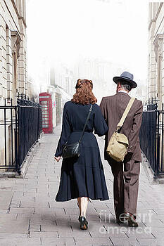 https://render.fineartamerica.com/images/images-profile-flow/350/images/artworkimages/medium/1/1940s-couple-walking-down-the-street-lee-avison.jpg
