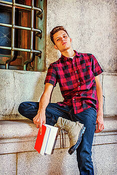 Alexander Image - Young American Man Reading outside in New York Alexander Image - Young American Man Reading outside in New York