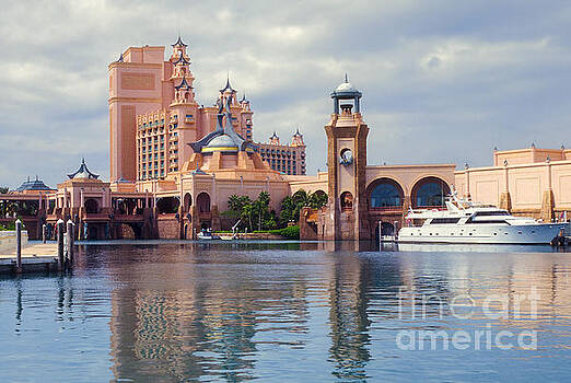 Bob Phillips - Atlantis Casino and Reflection Bob Phillips - Atlantis Casino and Reflection