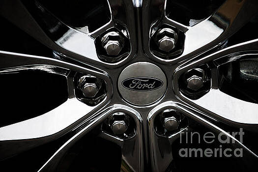 Dale Powell - Ford Chrome Wheel Logo Dale Powell - Ford Chrome Wheel Logo