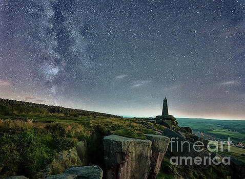Mariusz Talarek - Milky Way over the Earl Crag Mariusz Talarek - Milky Way over the Earl Crag