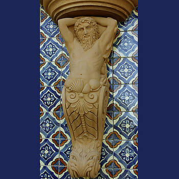 Jacqueline Del Fonso - Neptune corbel Jacqueline Del Fonso - Neptune corbel