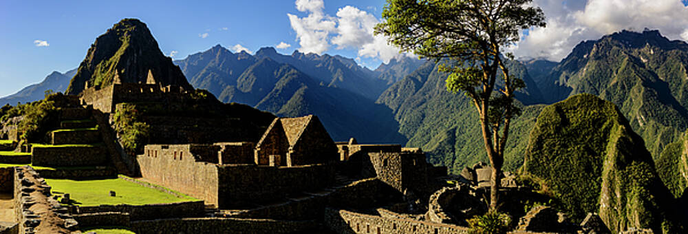 Oscar Gutierrez - Plaza at Machu Picchu Oscar Gutierrez - Plaza at Machu Picchu