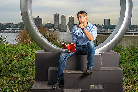 Alexander Image - Reading Outside 13100323 Alexander Image - Reading Outside 13100323