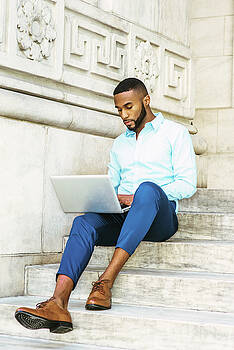 Alexander Image - Young African American graduate student with beard studying in New York 17052123 Alexander Image - Young African American graduate student with beard studying in New York 17052123