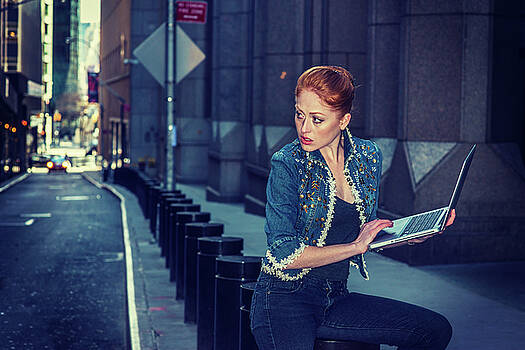 Alexander Image - Young Businesswoman traveling, working in New York Alexander Image - Young Businesswoman traveling, working in New York