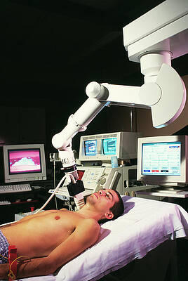 Wall Art - Photograph - Artery Scanning Robot #1 by Science Photo Library