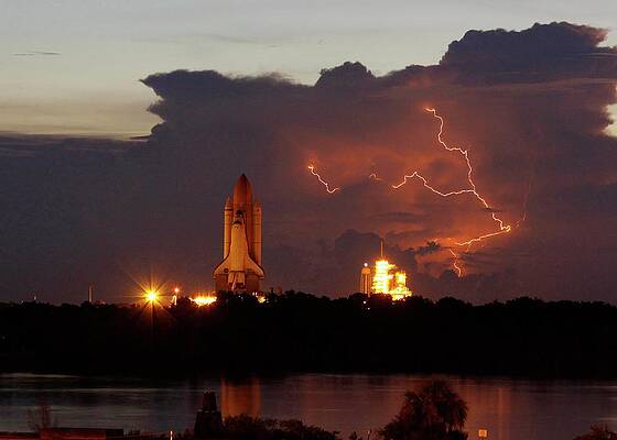 Wall Art - Photograph - Discovery Launch Rollout #1 by Science Photo Library