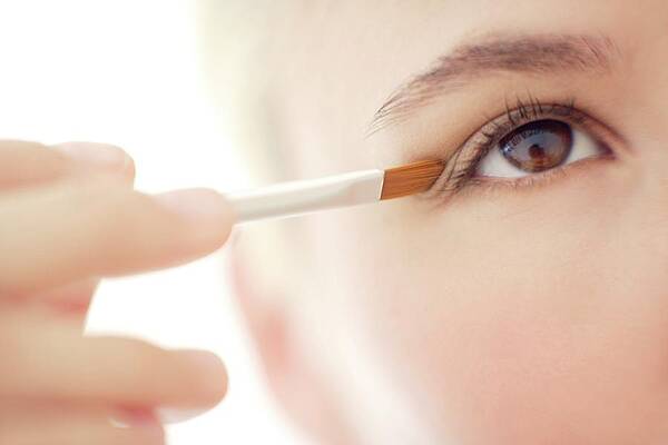 Wall Art - Photograph - Eye Make-up #1 by Science Photo Library