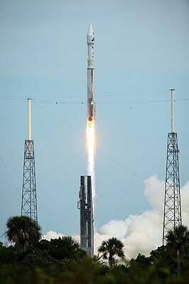 Wall Art - Photograph - Launch Of Maven Mission To Mars #1 by Science Photo Library
