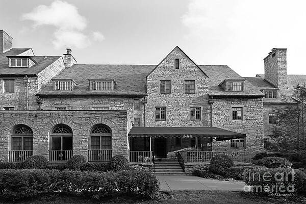 Wall Art - Photograph - Northwestern University Delta Delta Delta #1 by University Icons