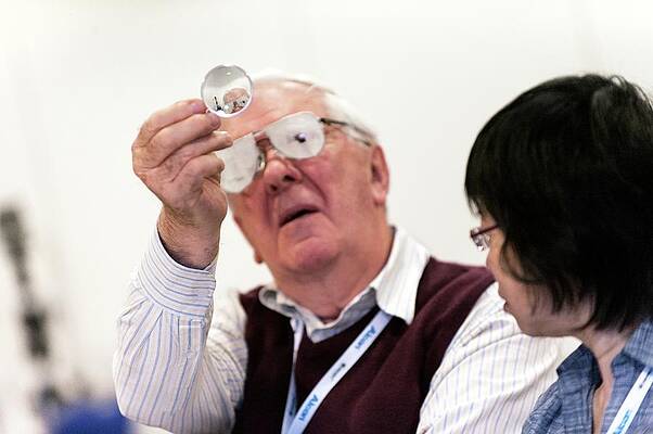 Wall Art - Photograph - Optometry Lens Demonstration #1 by Science Photo Library