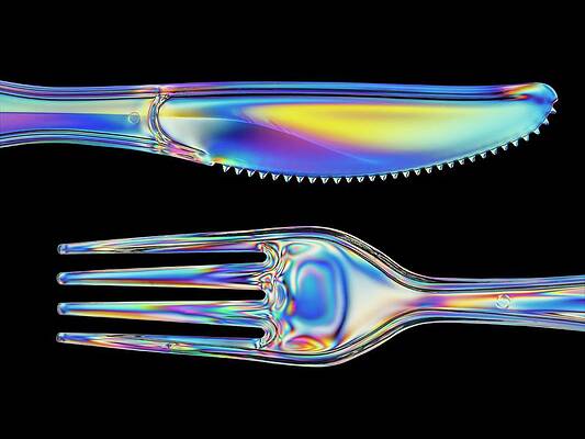 Wall Art - Photograph - Photoelastic Stress Of A Knife And Fork #1 by Science Photo Library