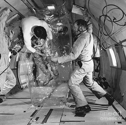 Wall Art - Photograph - Pressurization Test Apollo Program by NASA Science Source