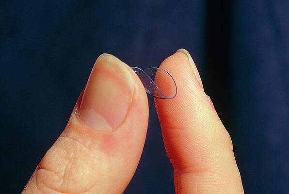 Wall Art - Photograph - Soft-type Contact Lens #1 by Science Photo Library