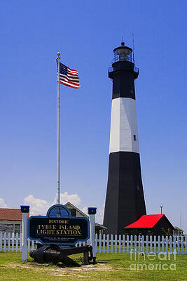 Wall Art - Photograph - Tybee Island Light #1 by David Davis