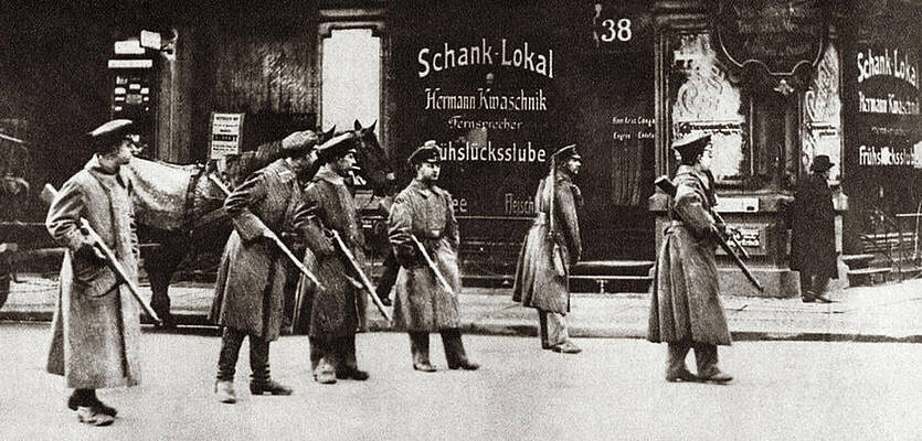 Wall Art - Photograph - World War I Berlin, C1919 #1 by Granger