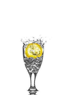 Wall Art - Photograph - Slice of lemon in Glass #11 by Peter Lakomy