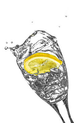 Wall Art - Photograph - Slice of lemon in Glass #15 by Peter Lakomy