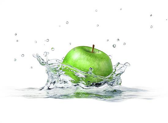 Wall Art - Photograph - Apple Splashing Into Water #2 by Science Photo Library