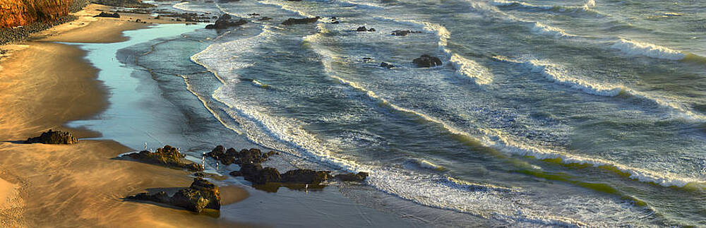Wall Art - Photograph - Incoming Waves At Bandon Beach Oregon #2 by Tim Fitzharris