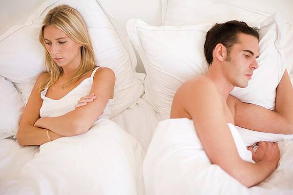 Wall Art - Photograph - Relationship Trouble #4 by Science Photo Library
