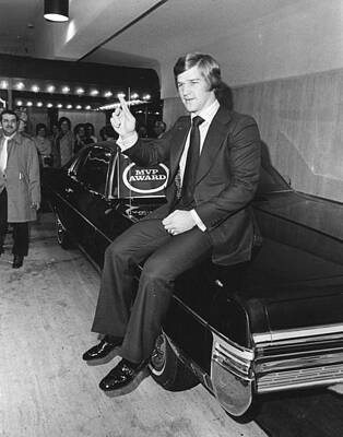 Wall Art - Photograph - Bobby Orr #5 by Retro Images Archive