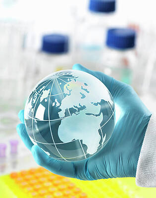 Wall Art - Photograph - Global Research #5 by Science Photo Library
