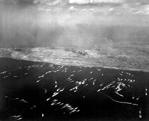Wall Art - Photograph - Aerial View Of The First Wave by Everett