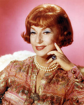 Wall Art - Photograph - Agnes Moorehead in Bewitched  by Silver Screen