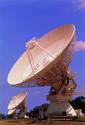 Wall Art - Photograph - Antennae Of The Australia Telescope Compact Array by Science Photo Library