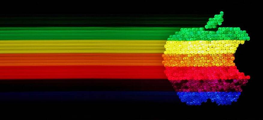 Wall Art - Photograph - Apple Computer Inc by Benjamin Yeager