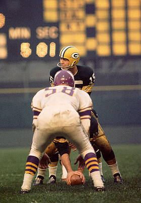 Wall Art - Photograph - Bart Starr Looks Around by Retro Images Archive