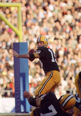 Wall Art - Photograph - Bart Starr Throwing by Retro Images Archive