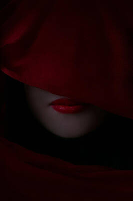 Between the Lines by Elvira Pinkhas Between the Lines by Elvira Pinkhas