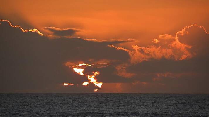 Cloudy Green Flash by Jo Leach