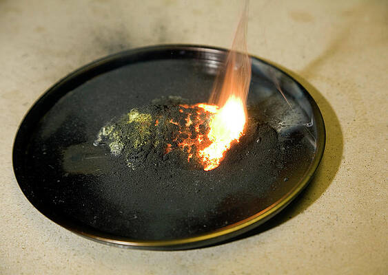 Wall Art - Photograph - Copper Oxide And Zinc Reaction by Science Photo Library