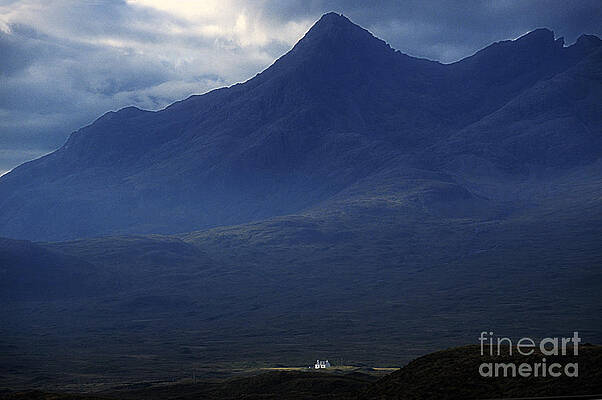 Cottage below Sgurr nan Gillean - Isle of Skye by Phil Banks Cottage below Sgurr nan Gillean - Isle of Skye by Phil Banks
